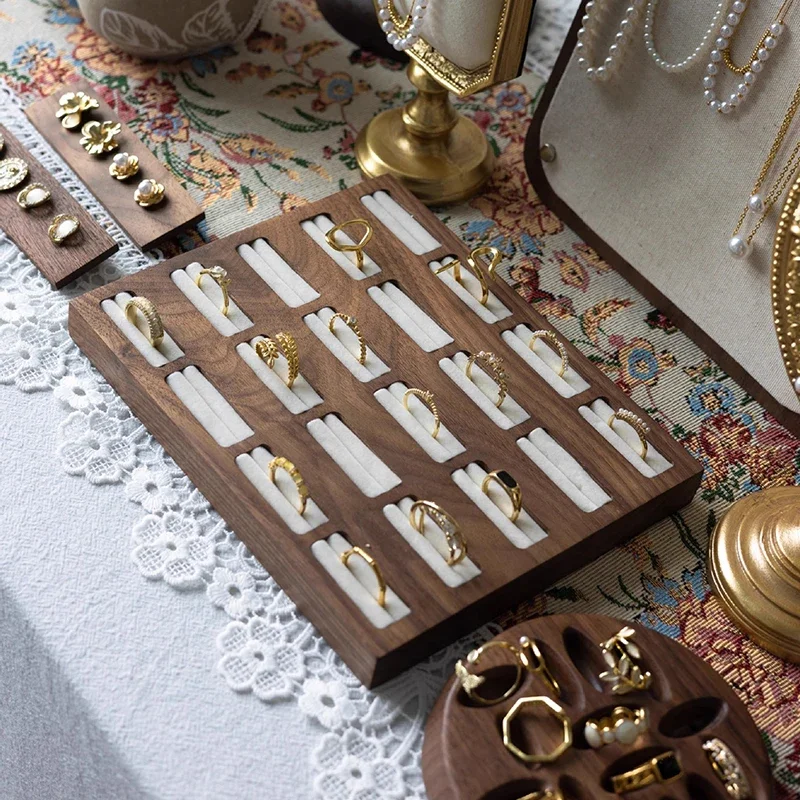 Luxury Necklace Display Portrait Model Wooden Window Jewelry Displays Rack Counter Bracelet Ring Organizer Display Props