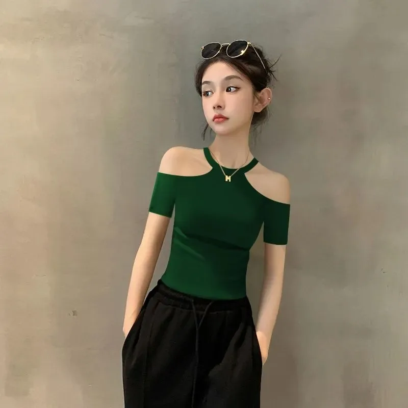 

Женский зеленый укороченный топ с открытыми плечами, коротким рукавом и вырезом халтер, облегающий крой