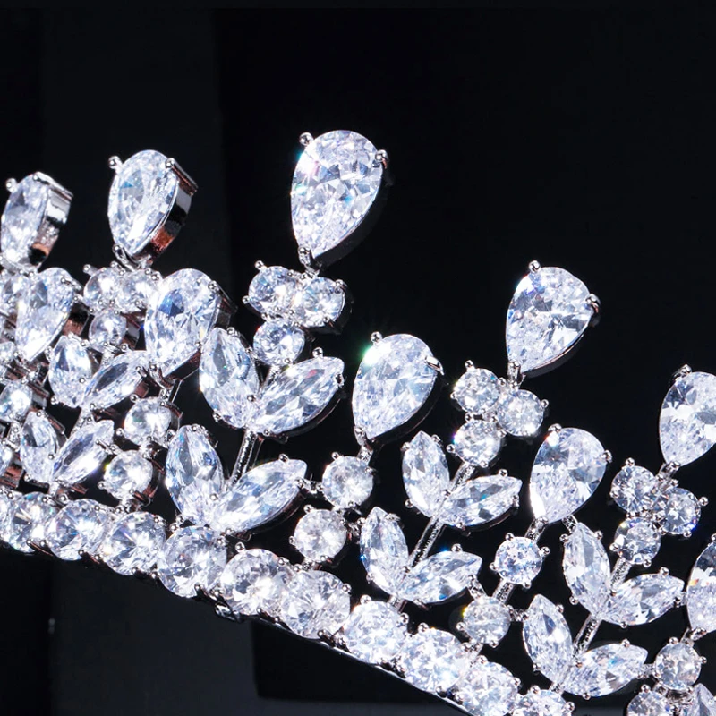 ThreeGraces Luxury Sparkling Zirconia Tiaras Crowns for Women Bridal Wedding Hair Accessories Pageant Prom Headwear HA103