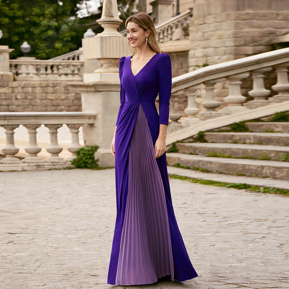 Élégantes robes violettes pour la mère de la mariée, col en V, manches longues, fête de mariage, quelle que soit la longueur de plancher de la sirène plissée, 2023