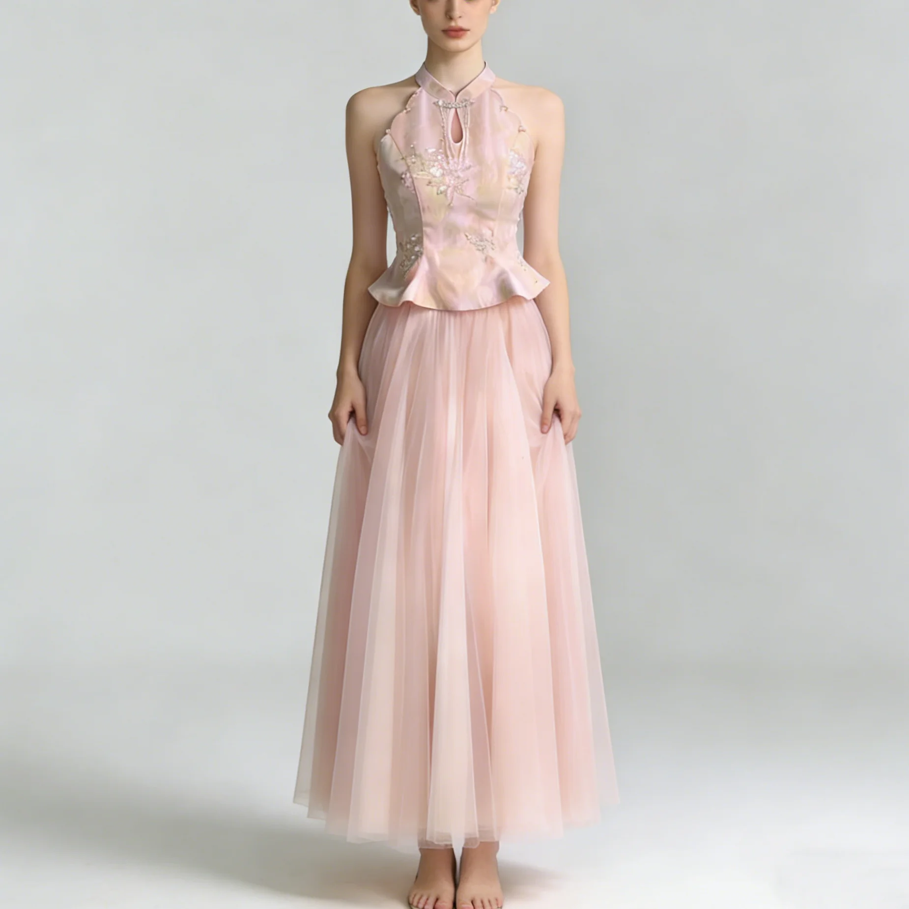 

Женский комплект CiCi из двух предметов: топ с вышивкой и цветочным узором на завязках, юбка из фатина в восточном стиле, весна-лето 2026