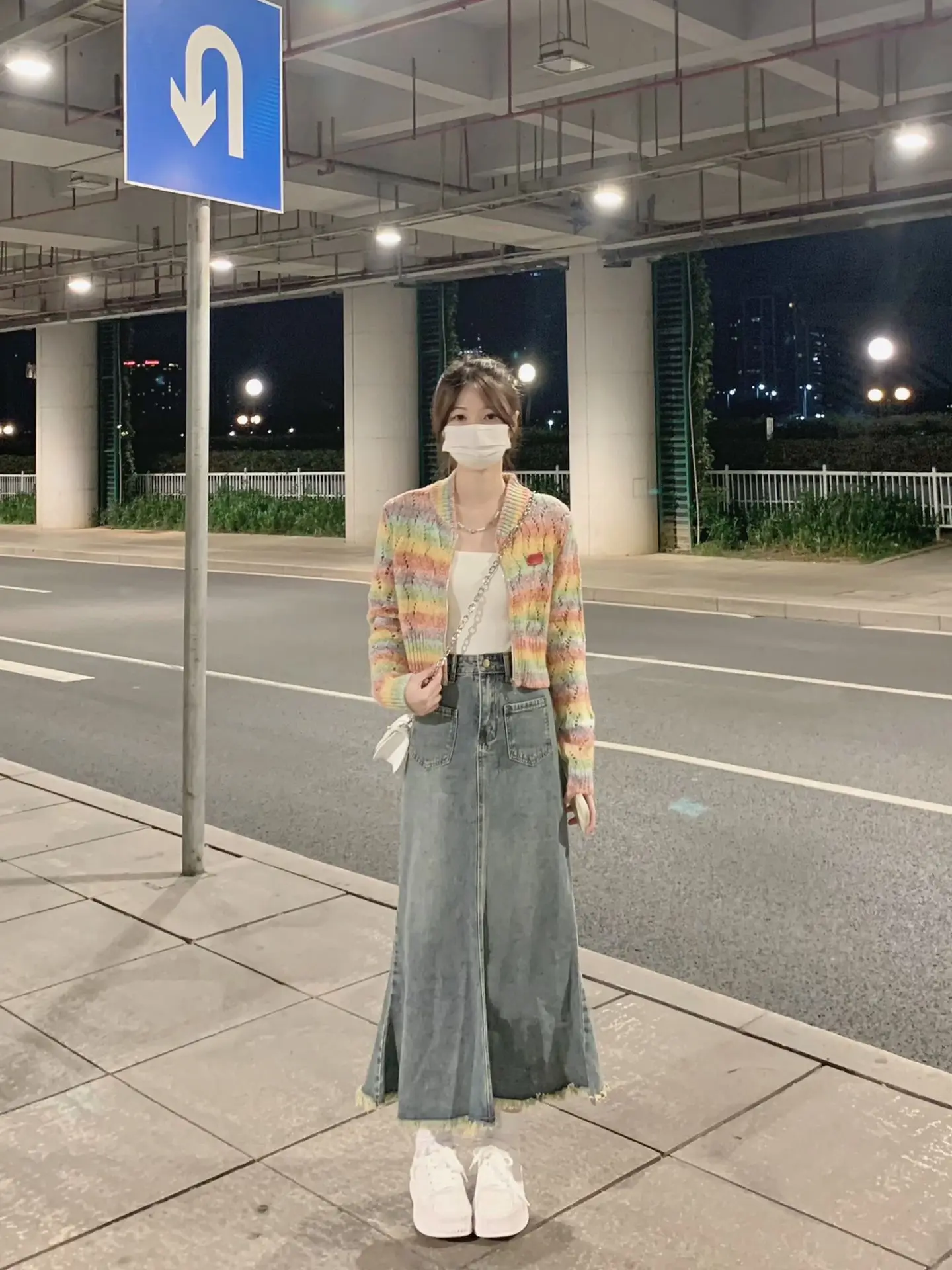 

Джинсовая юбка средней длины в стиле ретро, женская осень 2023, новинка больших размеров Fi Tail, утягивающая облегающая юбка трапециевидной формы с высокой талией и пуговицами