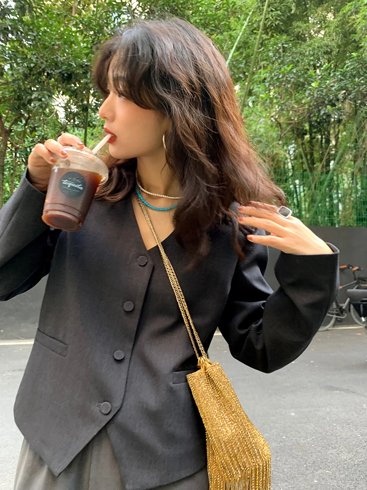 Gray V-Neck Autumn Suit Jacket for Women 2026 New Design Small Size Fashionable Commute Style Long Sleeve Button Closure
