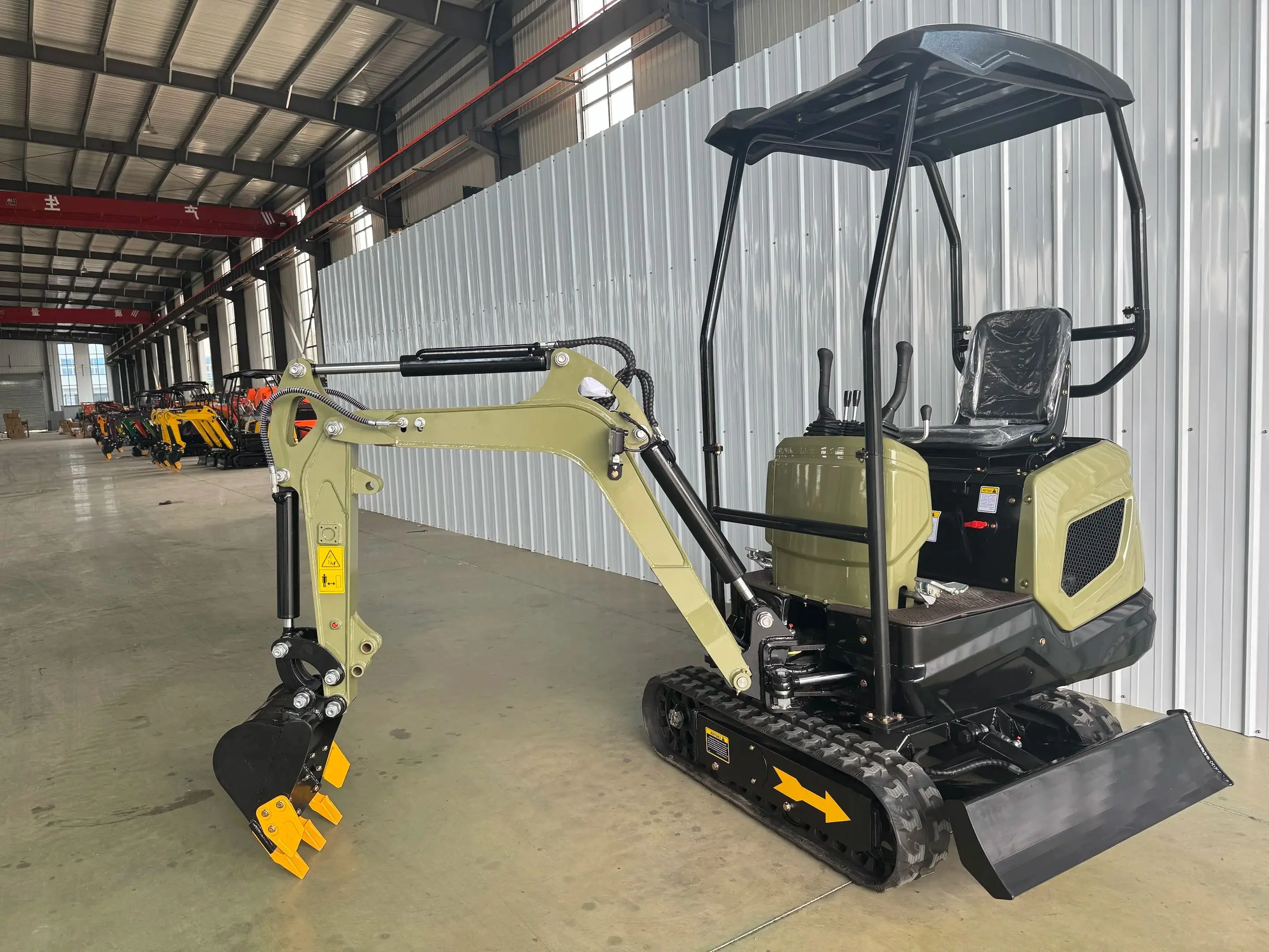 

Сельскохозяйственный мини-экскаватор 1,2 тонны, 1 тонна, 1,2 тонны небольшой гусеничный экскаватор, продается со скидкой 60% на складе