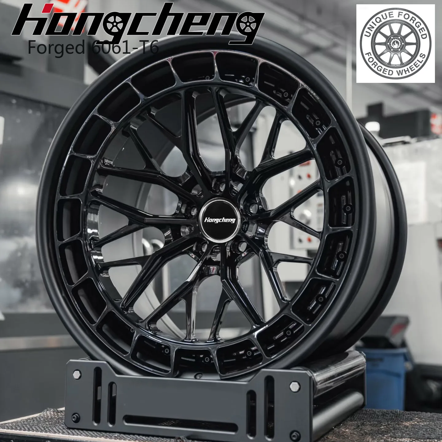 

Новая модель легкосплавных кованых колес из алюминия, состоящих из 26 частей, цельных или из трех частей.