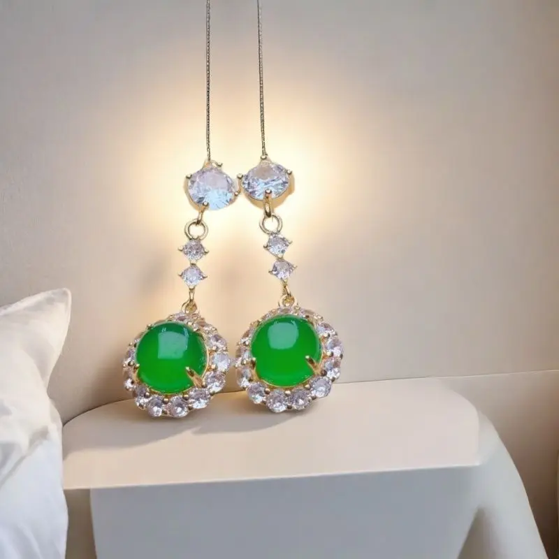 

Мьянма Лаокег нефритовый ледяной император зеленые инкрустированные серьги голый камень светлая роскошная модная универсальная коллекция для друзей