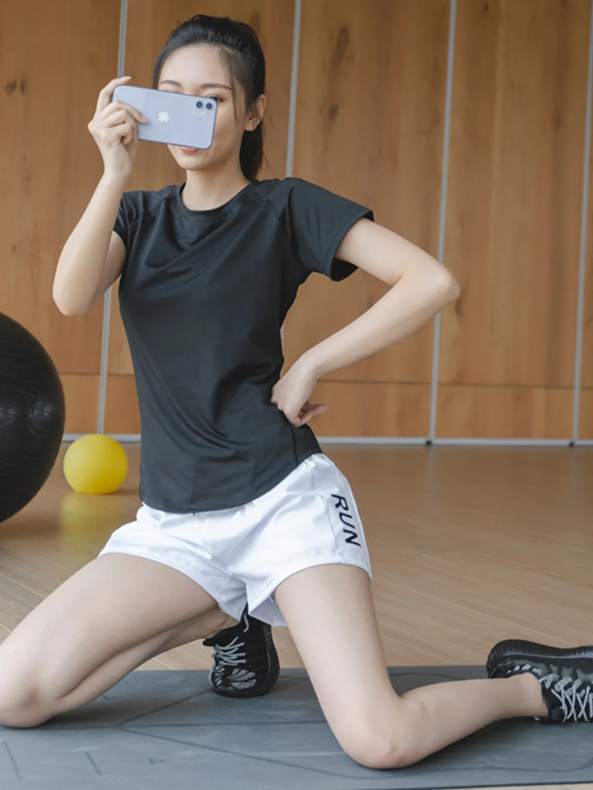 

Женский спортивный комплект для фитнеса, летняя тонкая одежда для йоги, быстросохнущий костюм для бега, комплект из двух предметов, модный спортивный костюм для похудения