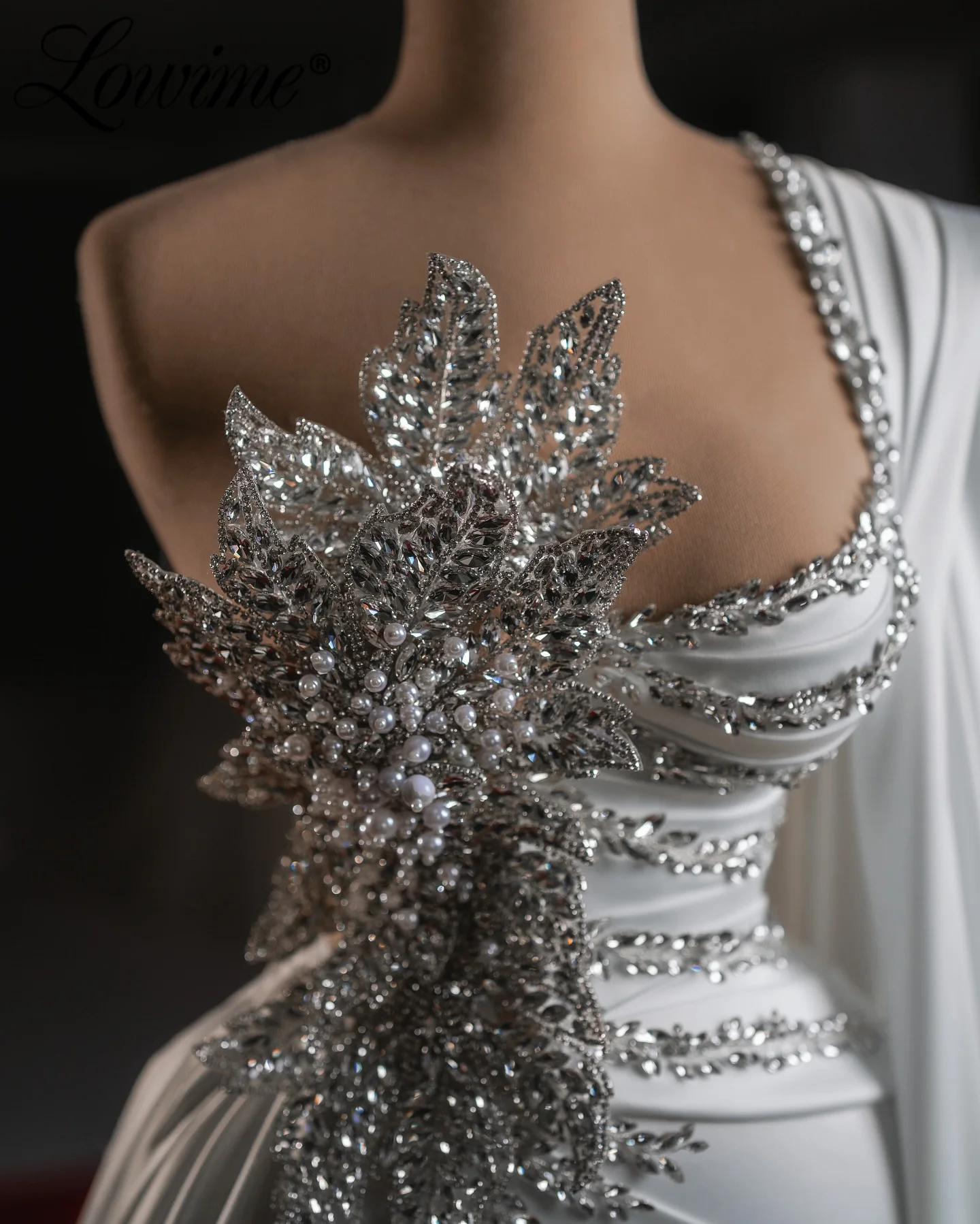 

Арабское белое вечернее платье с длинным рукавом-накидкой, элегантное атласное платье русалки с кристаллами и жемчугом, платья для выпускного вечера 2021, женское платье на заказ