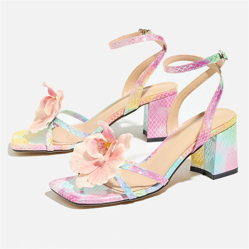 

Новинка с цветочным узором, дизайнерские женские босоножки на высоком каблуке с квадратным носком и пряжкой на щиколотке, красочные женские модельные туфли на массивном каблуке для отпуска