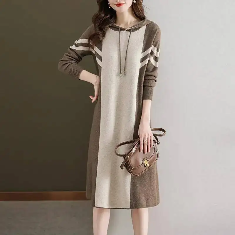 

Осень-зима женские корейские модные элегантные шикарные лоскутные трикотажные платья с капюшоном простое повседневное свободное платье-свитер с длинными рукавами