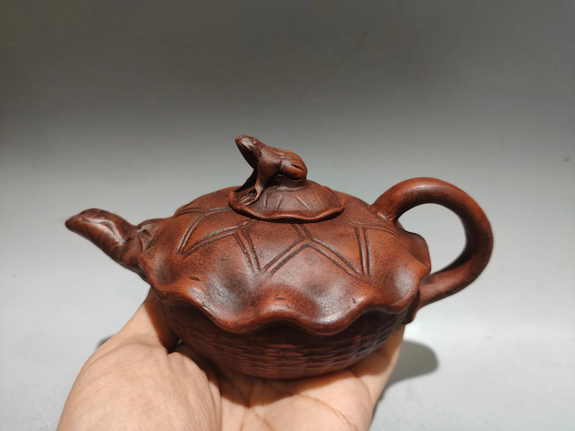 

7"Chinese Yixing Purple Clay Pot Frog Lotus Lotus Pond Moonlight Pot kettle Teapot Flagon Sample Tea Amass wealth Ornaments
