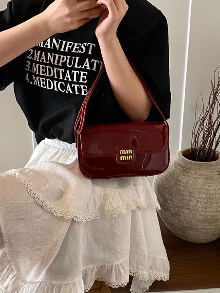 

Light luxury high-end designer saddle bag retro exquisite small bag 2025 new one-shoulder underarm bag commuter messenger bag