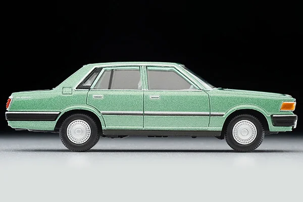 2307 TOMYTEC 1:64  LV-N286a Nissan Gloria Sedan 200E GLGreen 1979 Collection die cast alloy car model decoration gift