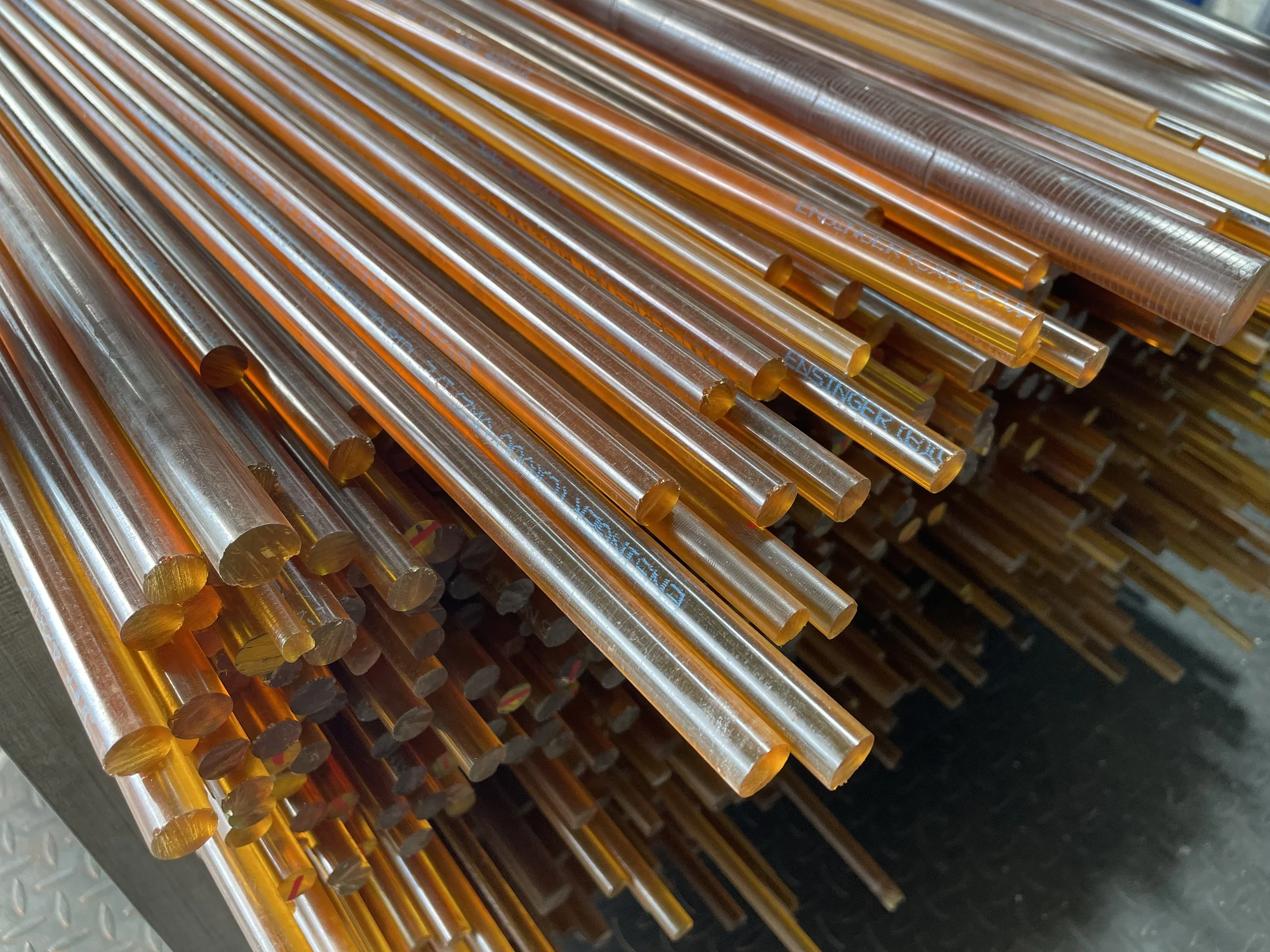 4.8-38mm Diameter High Temperature Resistant CNC Machining Amber Polyethyleneimine PEI Stick Electronic Engineering Plastic Rod