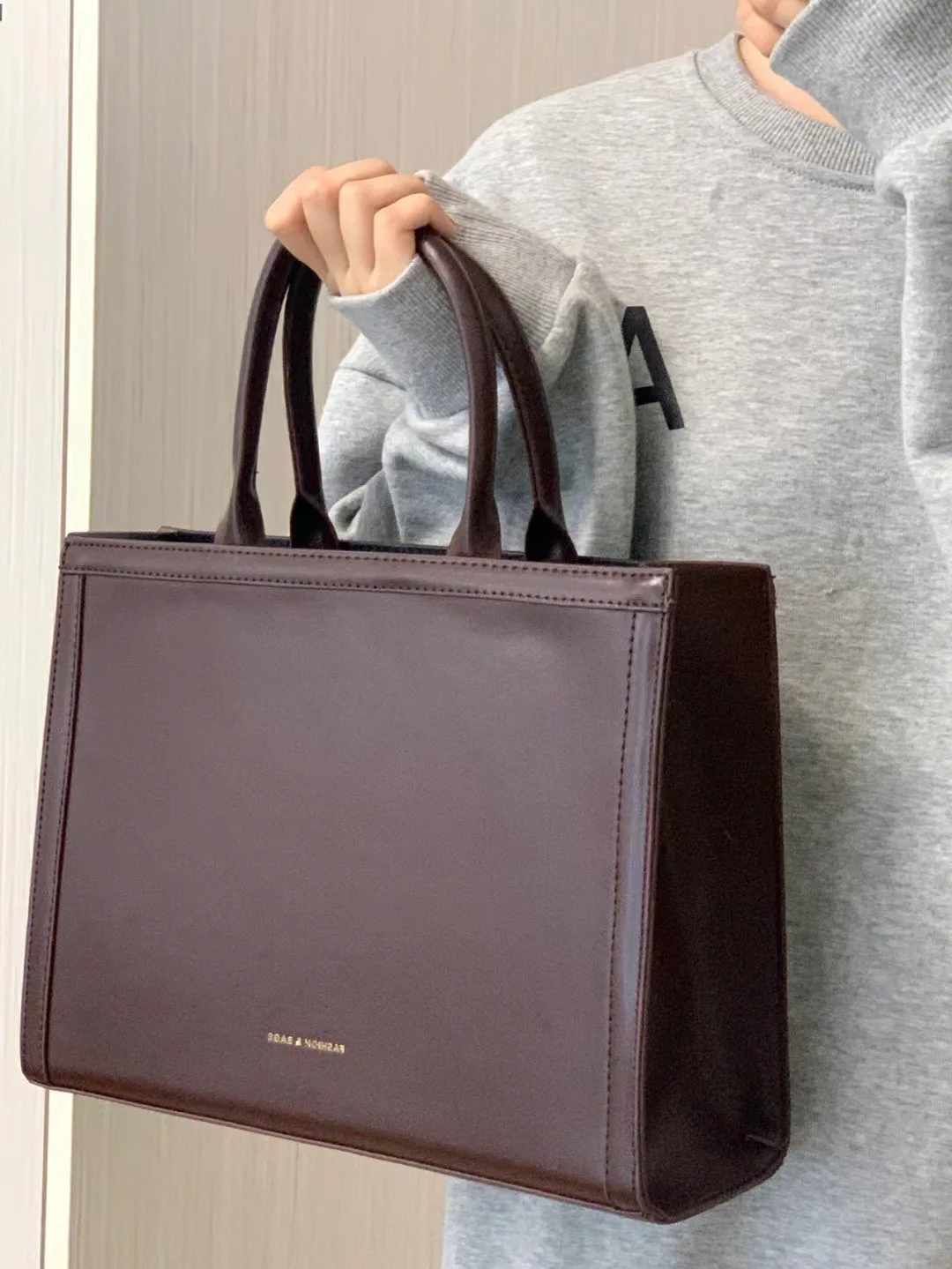 Senior Sense Large Capacity Bag Female 2023 New Vintage Document Single Shoulder Bag Commuting Everything Crossbody Bag