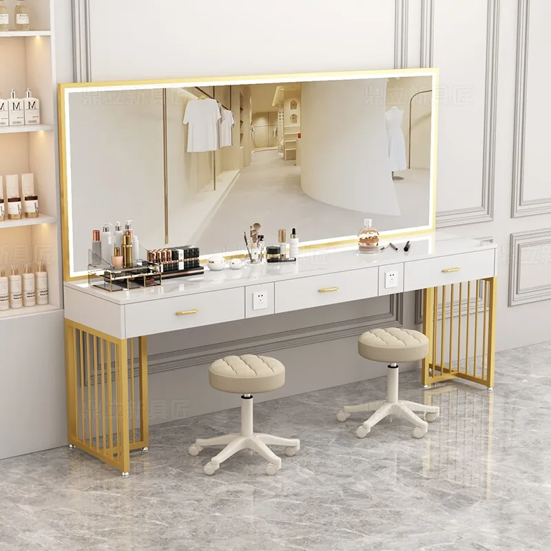 Dedicated lighted bridal shop, school makeup artist makeup table, barbershop dressing table