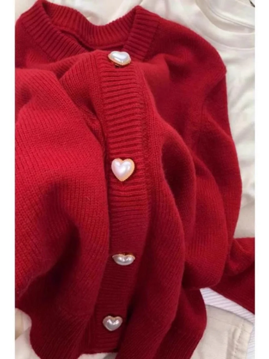 

Женский вязаный кардиган больших размеров с красными пуговицами-сердечками, мягкий и уютный, осенне-зимний, повседневный, комфортный, свободного кроя, в корейском стиле