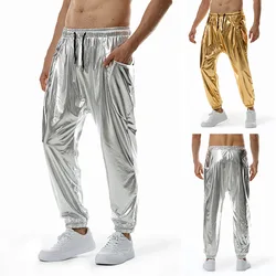 Pantaloni della tuta in pelle PU metallizzata lucida da uomo pantaloni rivestiti in oro Hip Hop pantaloni da discoteca da discoteca da palcoscenico per cantanti