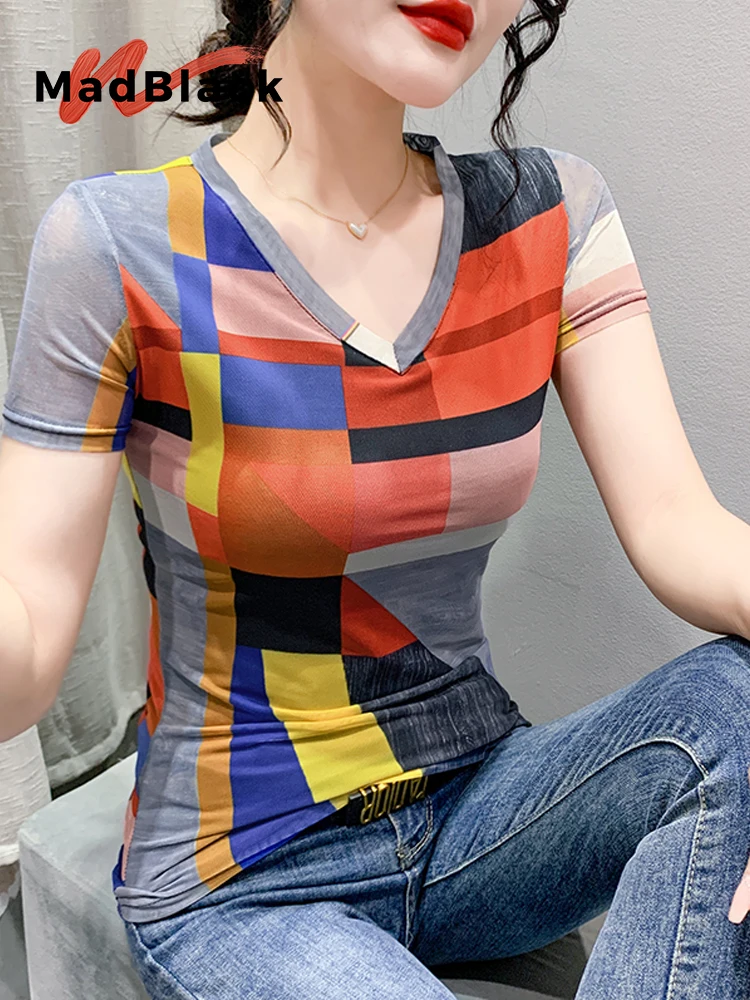 

MadBlack-женская европейская футболка, сексуальный геометрический принт с V-образным вырезом, клубная одежда, тонкая сетчатая футболка с короткими рукавами M-3XL, лето 2023 T53508CC