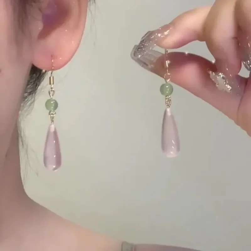 

2026 New Chinese Water Drop Resin Ear Hook Simple Sweet Retro Temperament Earrings Niche Commuter Personalized Earrings