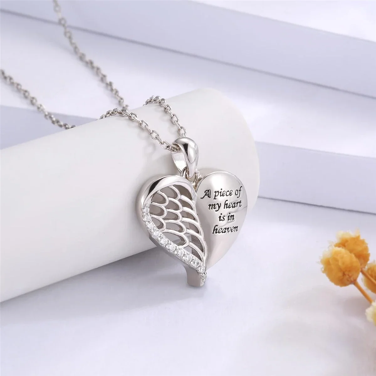 Exquisite Gorgeous Angel Wings Heart-shaped Pendant Elegant Necklace for Women Perfect Daughter Mom Holiday Party Jewelry Gift