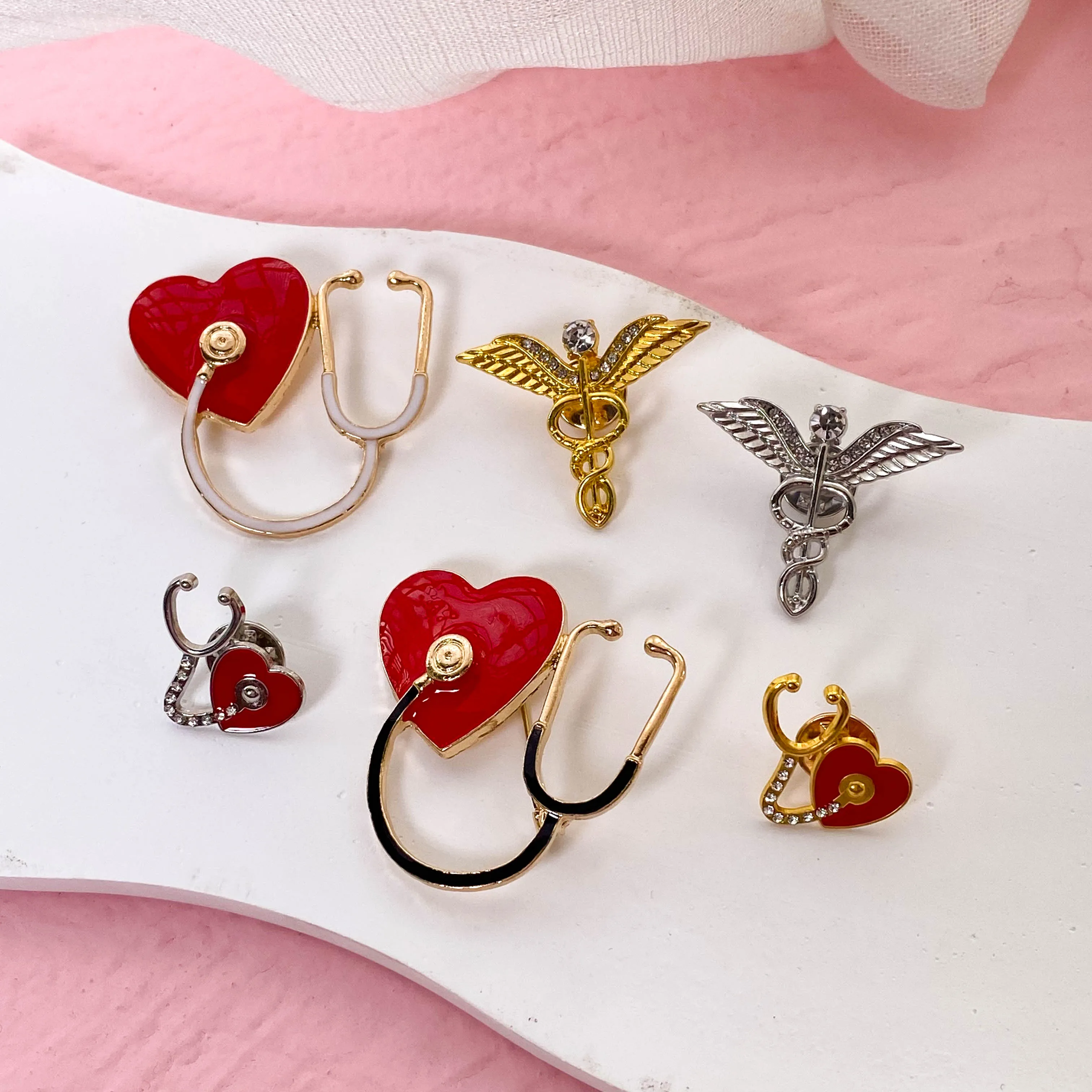 Cartoon Heart Doctor Nurse Enamel Brooch High Quality Medical Stethoscope Lapel Badge Pins Jewelry Party Gifts For Women Girls