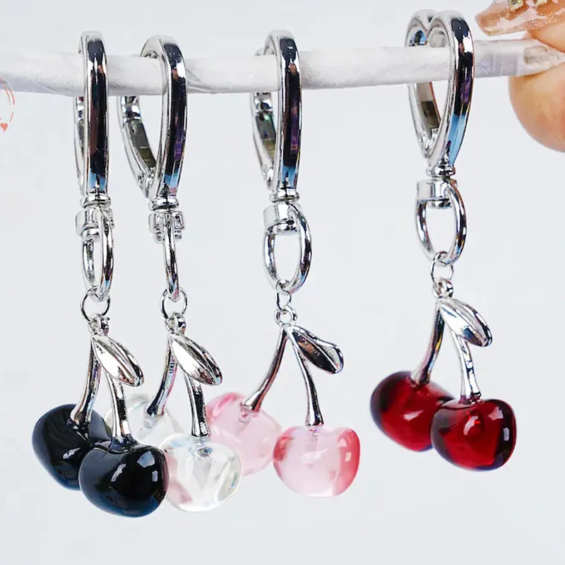 Lindo exquisito estéreo transparente fruta simulada cereza roja llavero de resina para mujer bolso colgante joyería accesorios regalos