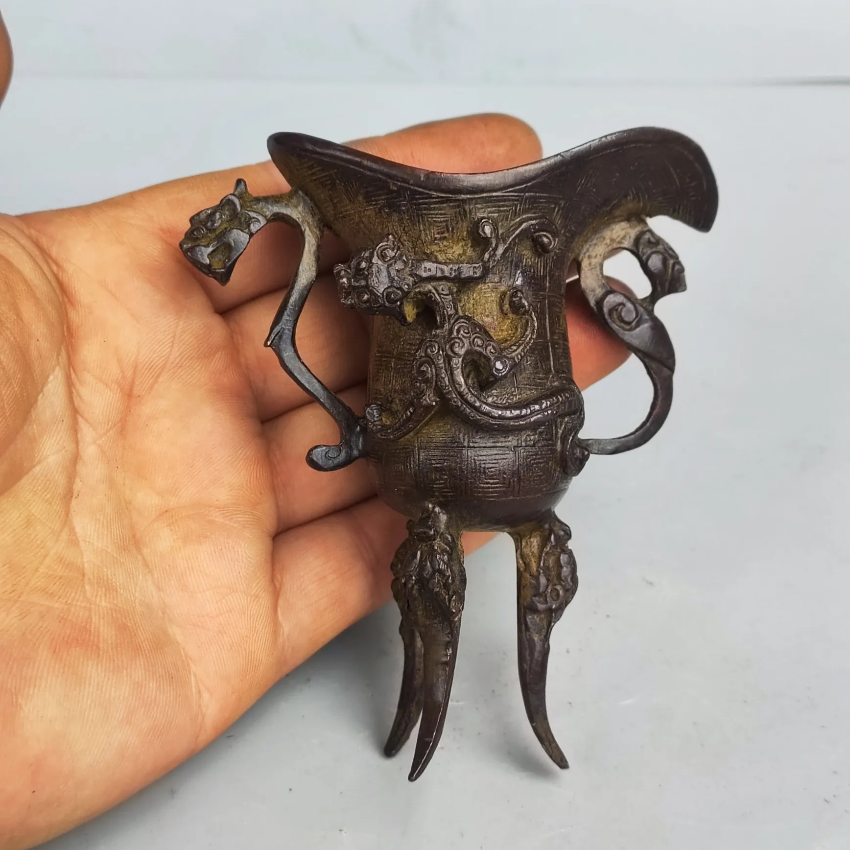 

Antique Collection Bronze Wine Cup Retro Dragon Sculpture Goblet Spirits Wine Glass Home Decoration Wine Bottle Jazz Cup Crafts