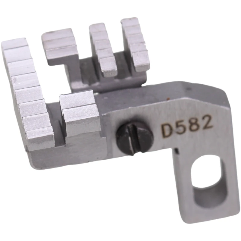Para la máquina Overlock SIRUBA 757-516, el material grueso de cinco líneas está alimentado por los dientes. El número de pieza de costura es D582