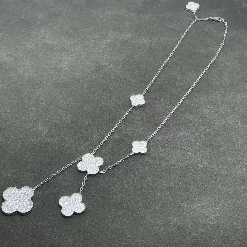 

Ожерелье Roseie FKXLM 2026 с бриллиантами в форме шестилепесткового четырехлистного клевера, золото, белое золото, золото цвета шампань