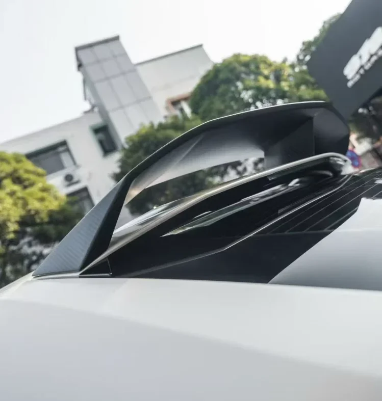 High Quality UBRA-N Style Carbon Fiber Aft Spoiler Tail Wing Factory Direct Sales for URUS