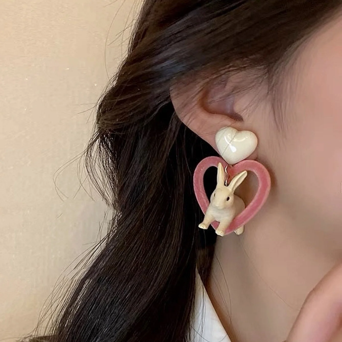 A Pair of Simple Cartoon Cute Sweet Velvet Hollow Love Three-dimensional Rabbit Personality Earrings