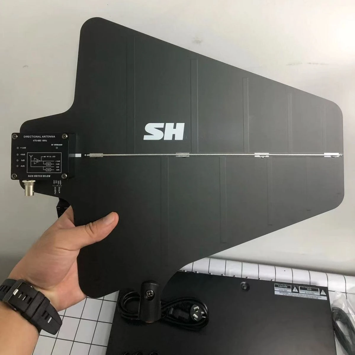 Antenna Distribution System  UA845UWB