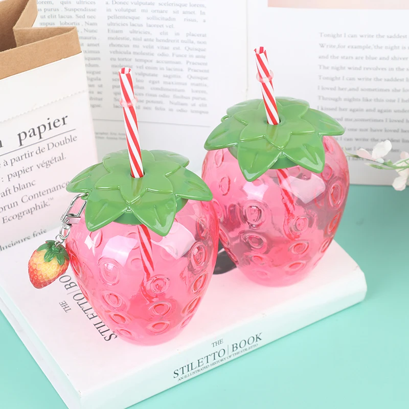 500ml Summer Cute Strawberry Straw Water Bottle Cartoon Food Grade PP Wide Application Milk Coffee Straw Cup Drinkware