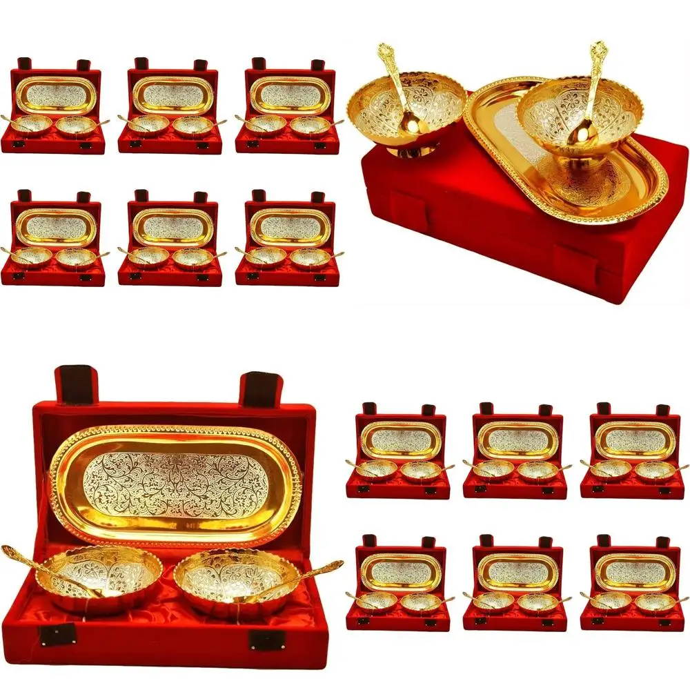 

Элегантный набор из позолоченной и посеребренной посуды: миска, ложка и поднос — идеальный подарок на новоселье или свадьбу для друзей и семьи.