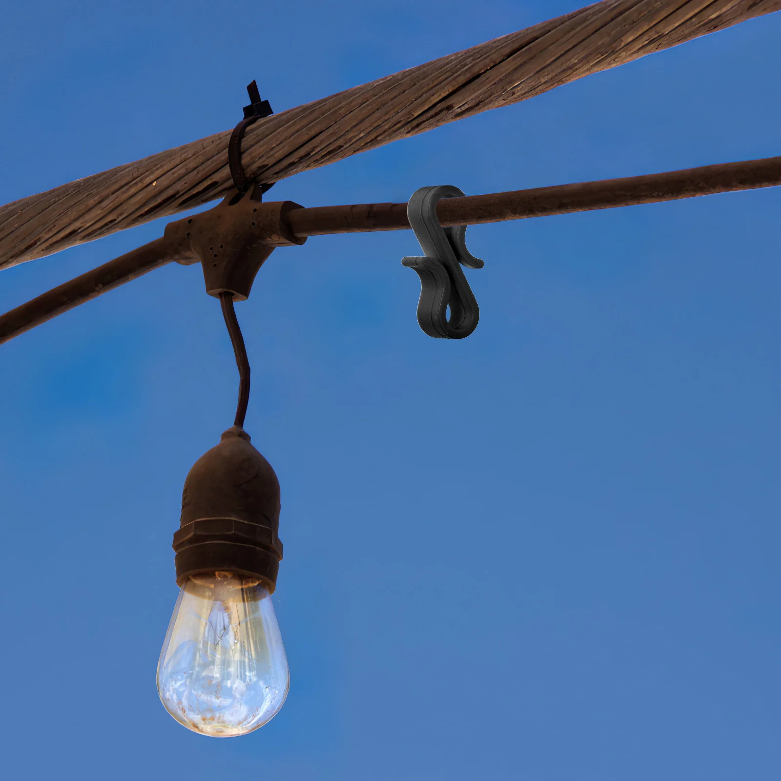 

50Pcs S Shaped Gutter Hooks Weatherproof Clips for Hanging Lights Outdoor Christmas Light Hangers Holiday Decorations String