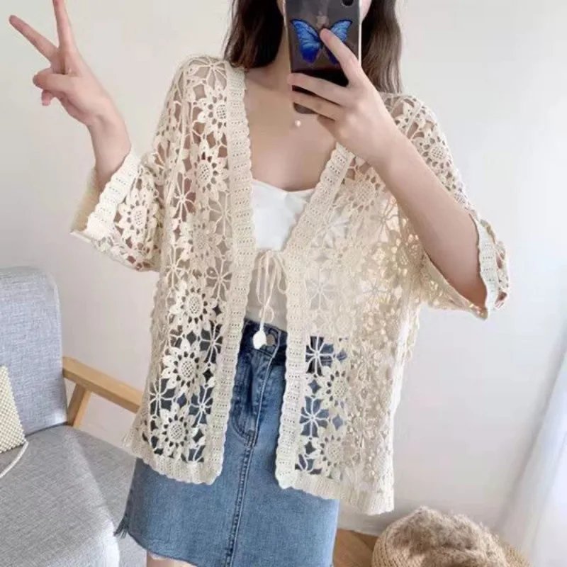 Hollowed out knitted sunscreen clothes for women in summer, trendy loose fitting cardigan for middle-aged and elderly mothers