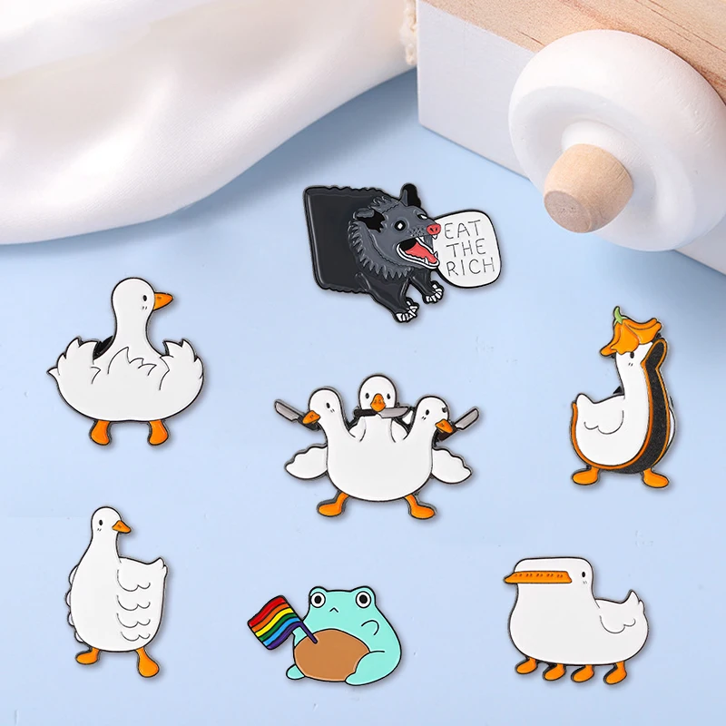

Creative Trendy Cartoon Goose Frog Animal Oil Drop Lapel Brooch Badge Pin Denim Bag Gift Men Women Fashion Jewelry Accessories