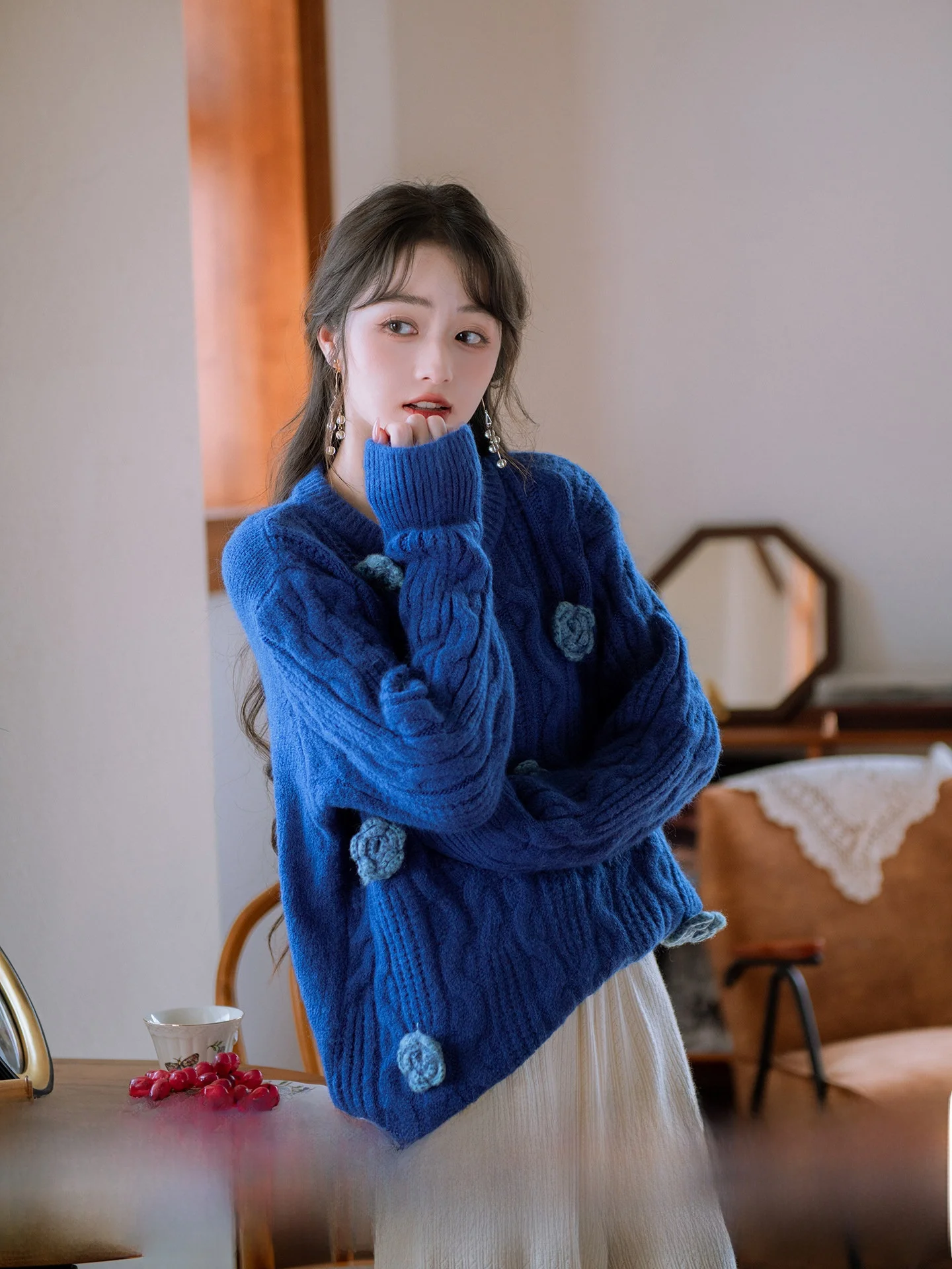 

South Wind Valley Knitted Vintage Klein Blue Hooked Flower Women's Sweater Autumn Winter 3D Flower Top Warm round Ne Long S...
