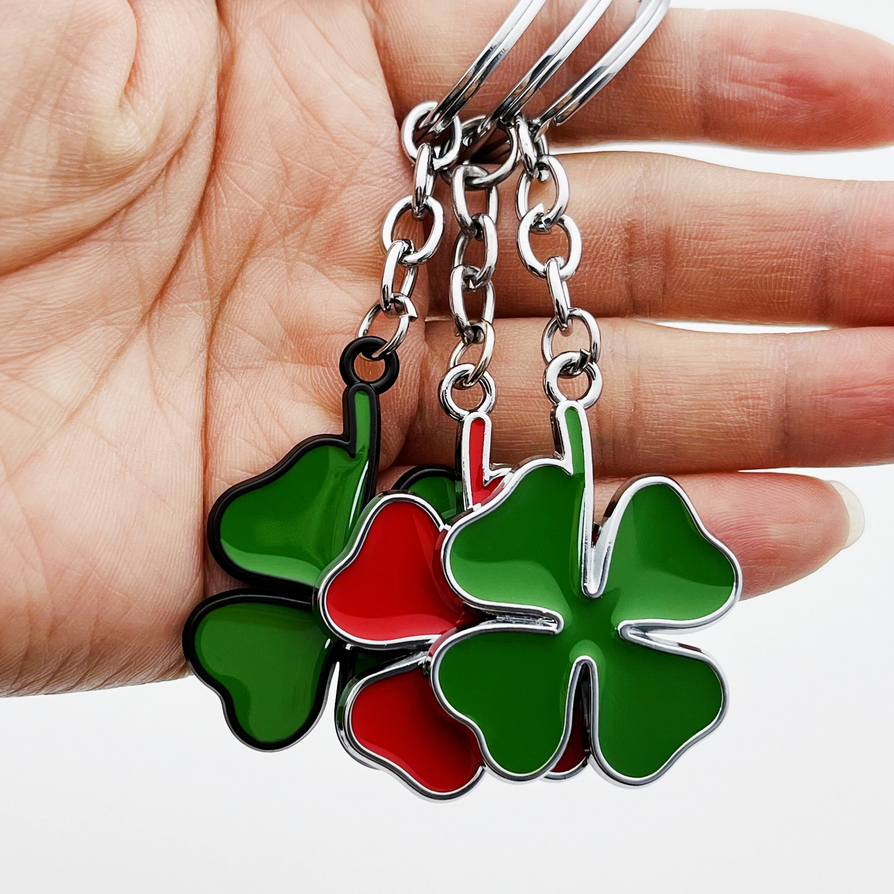 

1pcs Metal Four-leaf Clover Badge Logo Keychain Keyrings ForAlfa Romeo Giulia 159 147 156 166 Stelvio Giulietta Mito Accessories