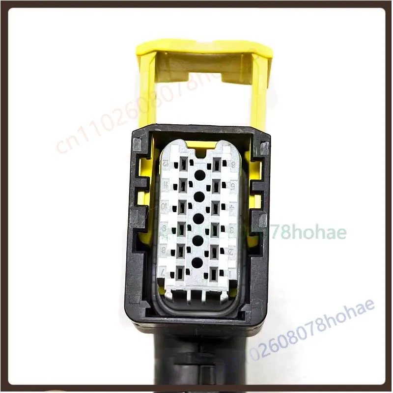 For SCR Urea Pump Connector Harness Socket For Bosch 2.2 6.5 Diesel Truck Spare Part