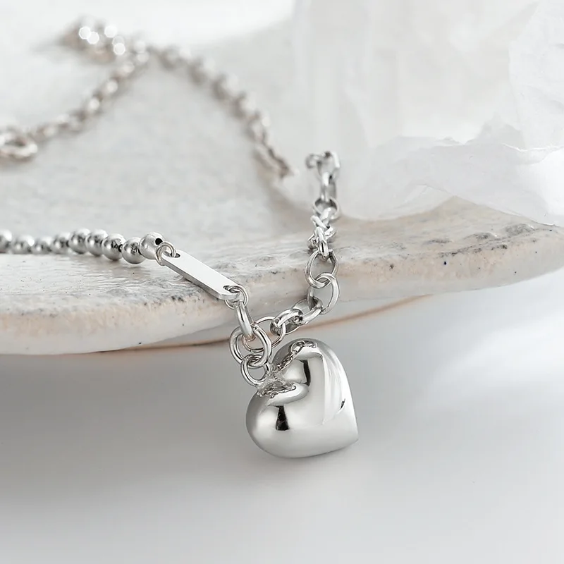 

Luxury Silver Necklace Jewelry Accessories Women's Neck Beads Necklace with Heart Shape Pendant
