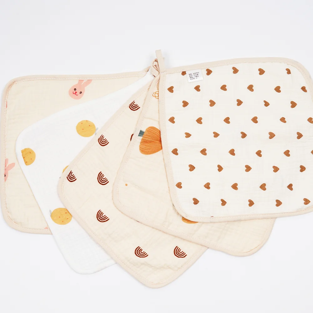 

HappyFlute 22*23CM Cute Prints 4 Layers Of Gauze Pure Cotton Multifunctional Skin-friendly Baby Square Wipe For All Season
