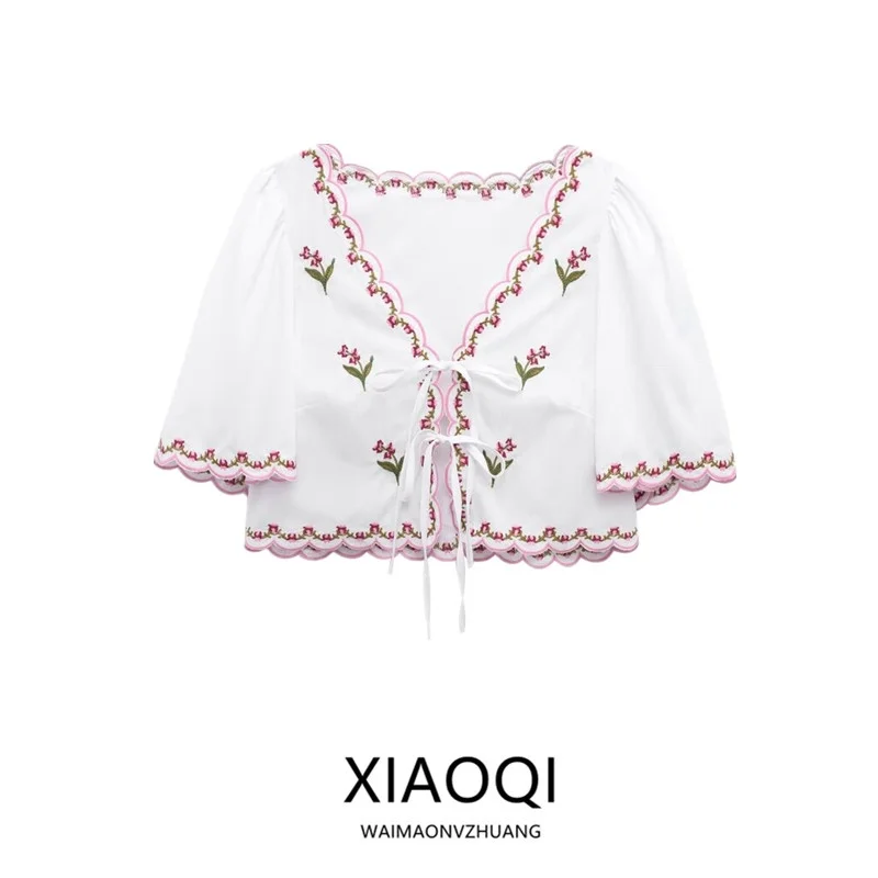 

Spring 2025 Women's Faion Floral Embroidery antung Top Versatile Sle Loose Fit ort Length Versatile Floral irt