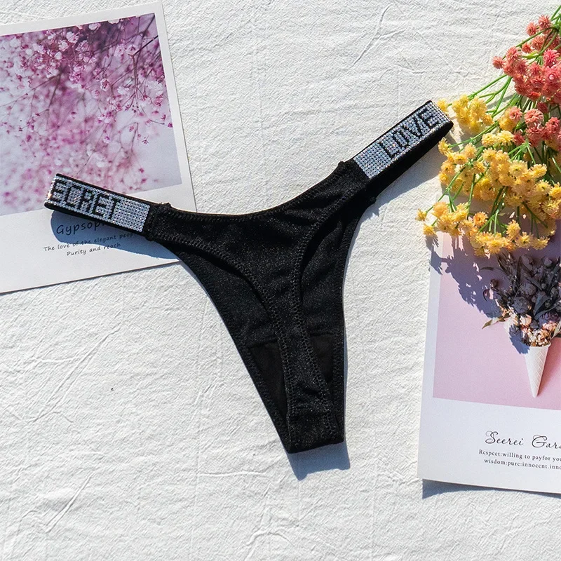 Рисунок 5 - Женские трусики с блестящими стразами