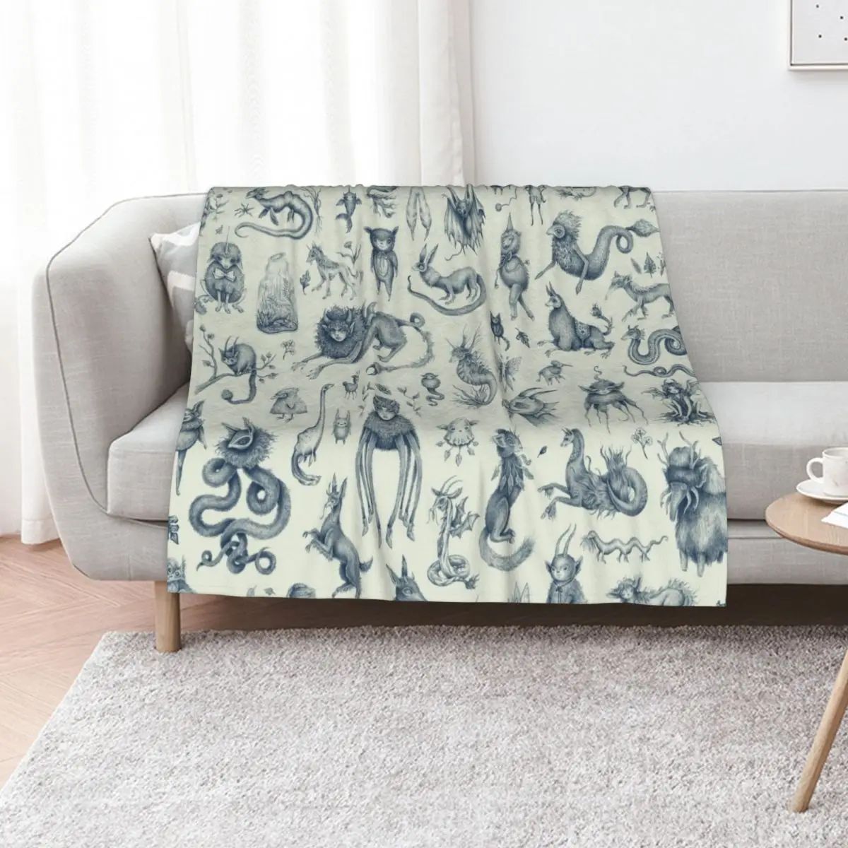 

Beings and Creatures Throw Blanket Hairy Camping Giant Sofa decorative Blankets