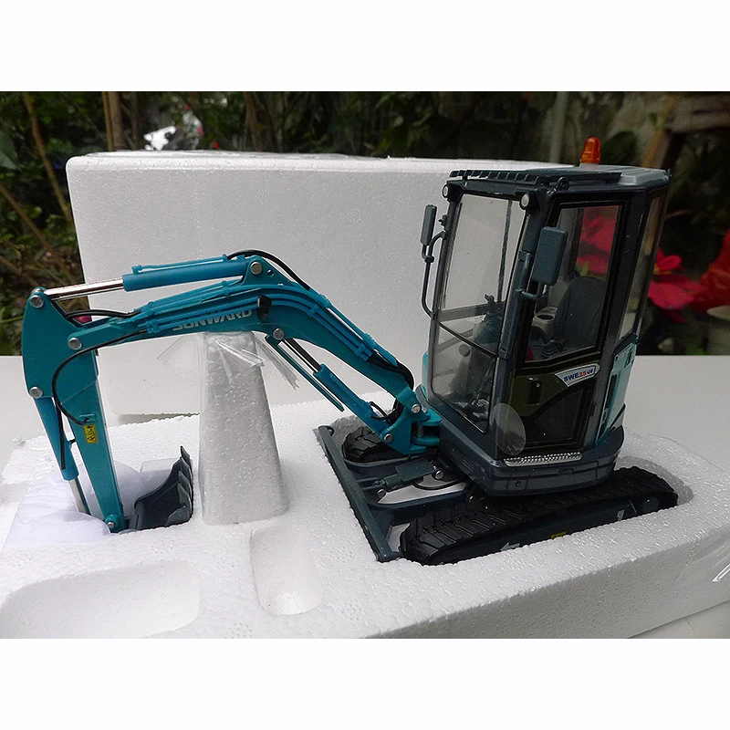 

Original Diecast Alloy 1:20 SUNWARD SWE25U Excavator Engineering Vehicle Model Classic Adult Collection Gift Display Souvenir