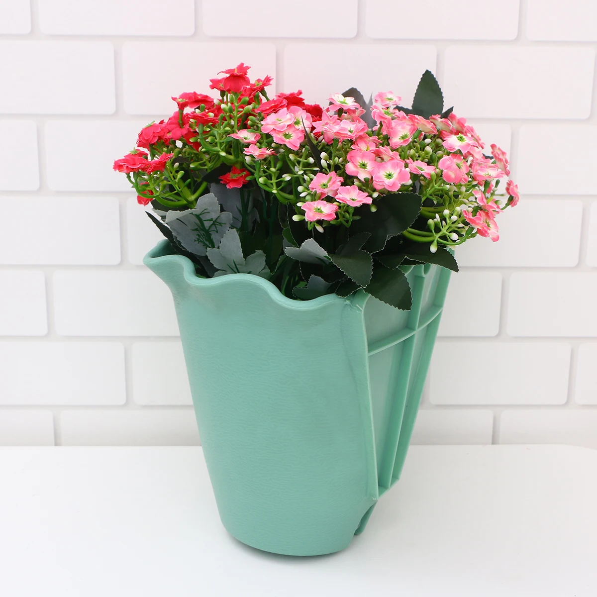 

Plastic Hanging Flower Pot Basket Eco-Friendly Durable Space-Saving Large Capacity Multi-Functional Storage For
