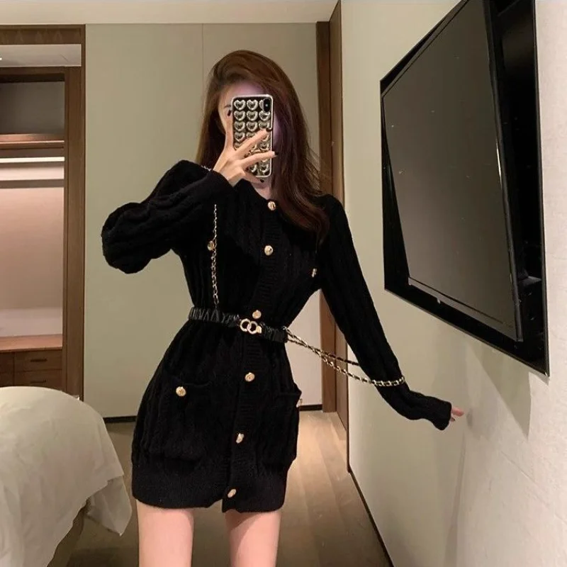 

Trendy Long-sleeved Waist-cinching Slim Twist Short Knitted Dress