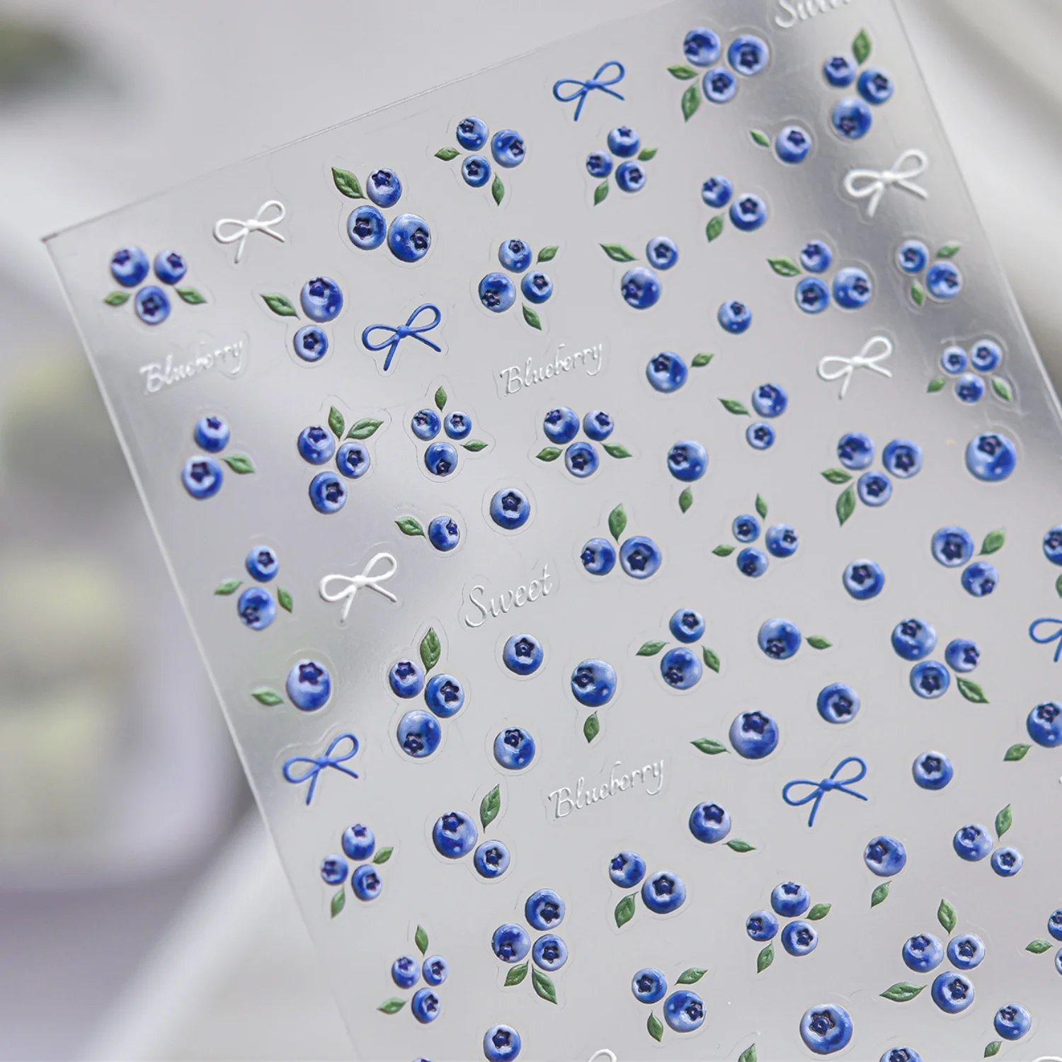 Frische Blaubeeren und Kirschen Sommerfrucht-Aufkleber 5D Bunte Nagelkunst-Sticker Glänzende Schleifen Süße Fruchtige Selbstklebende DIY Maniküre-Dekoration